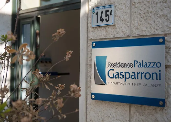 アパートホテル Palazzo Gasparroni 3*