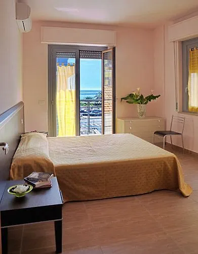 アパートホテル Palazzo Gasparroni 3*